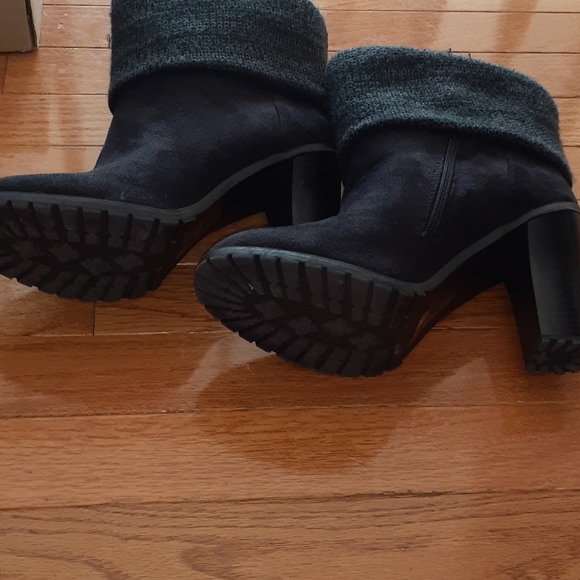 🎉SOLD🎉Black Suede-like Bootie w/fabric ankle - Picture 4 of 4